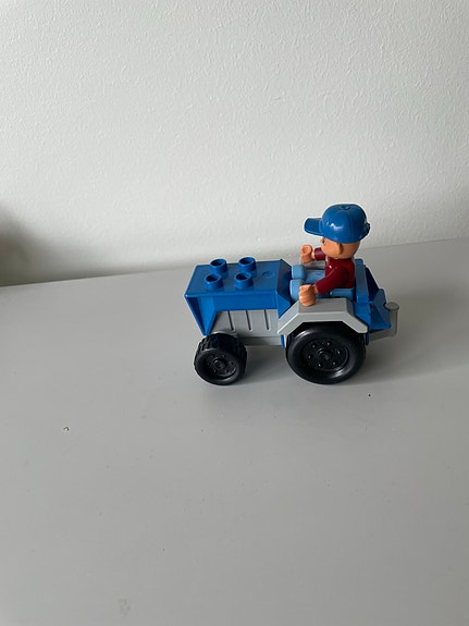 Duplo traktori ja ukko