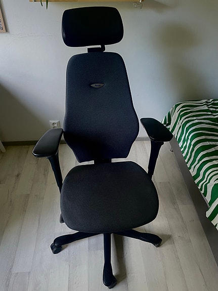 Kinnarps 6000 FreeFloat -ergonominen työtuoli