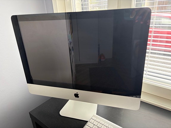 Apple iMac 21,5" pöytätietokone (vm 2011)