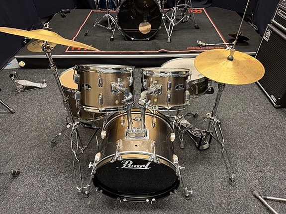Pearl Roadshow soittovalmis rumpusetti