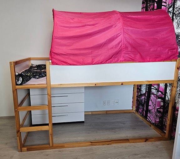 2 kpl IKEA Kura käännettävä sänky + katos