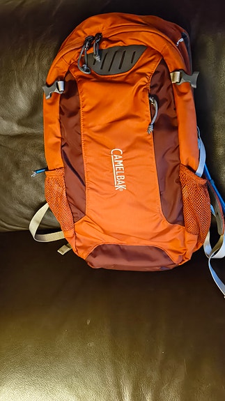 Camelbak juomareppu punertavan/oranssin värinen
