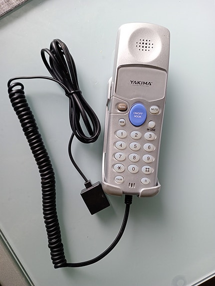 vanha seinäpuhelin