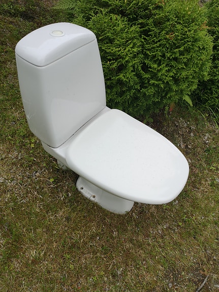Valkoinen wc-istuin IDO