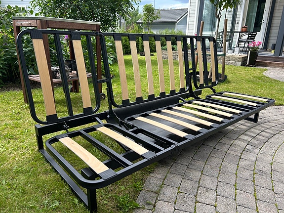 Futon-sohvan runko, Innovation Living