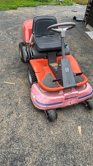 Husqvarna ajoleikkuri etuleikkurilla