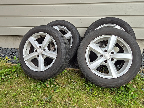 16" Alumiinivanteet Goodyear renkailla