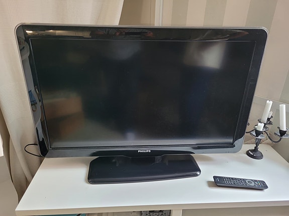 Philips TV ja kaukosäädin