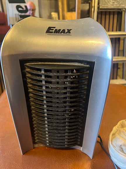 Emax sähkölämmitin pöytämalli