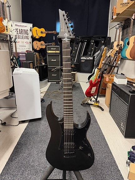 IBANEZ GRGR131EX-BKF käytetty sähkökitara
