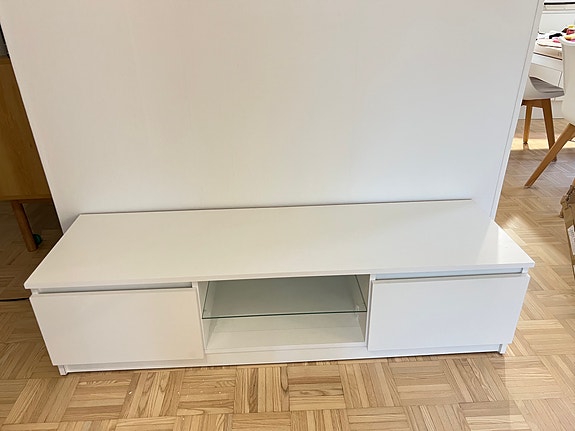 tv-pöytä