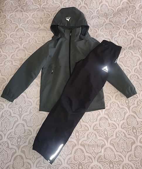 McKinley Jay JR takki ja McKinley Stay Dry JR housut 146/152