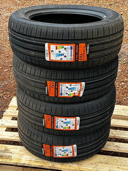 Uudet tracmax kesärenkaat 225 55 ZR17