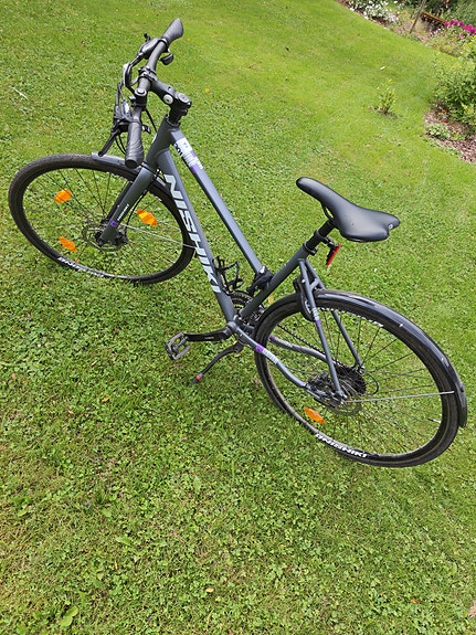 Nishiki naisten 28" hybridi-/kaupunkipyörä harmaa