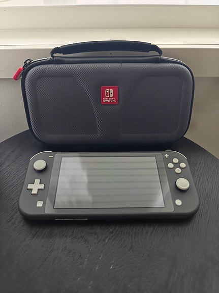 Nintendo Switch lite + kotelo