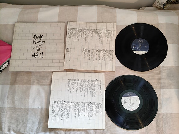 Lp-levyt: Pink Floyd, The Clash ja Agents