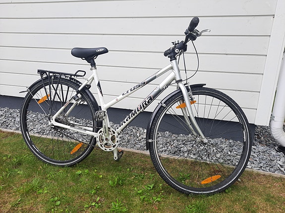 Naisten hybridi 28"