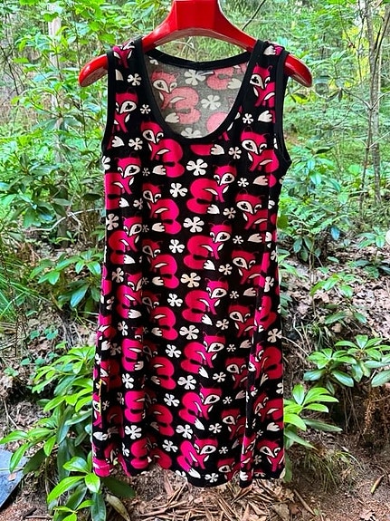 Iloinen kettuliini mekko