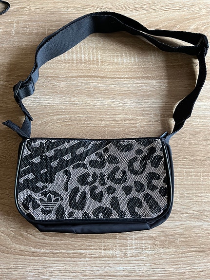 Adidas glitter laukku