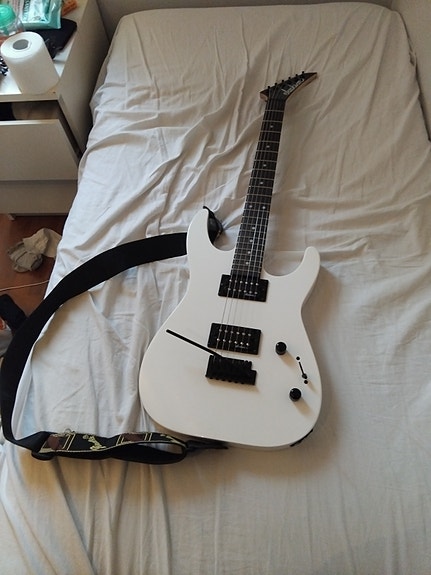 Jackson dinky js11 sähkökitarat valkoinen
