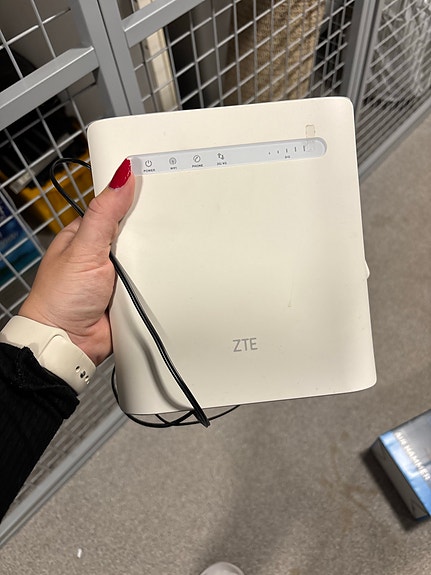 ZTE reititin valkoinen