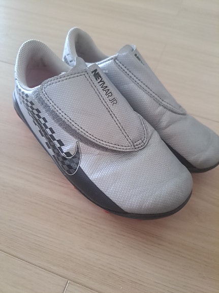 Nike jalkapallokengät koko 31