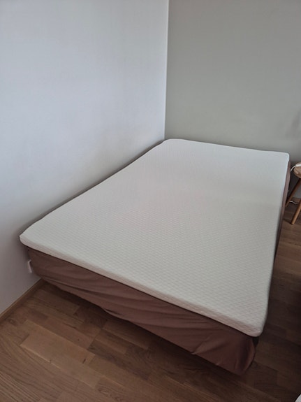 Runkopatjasänky 120cm VARATTU