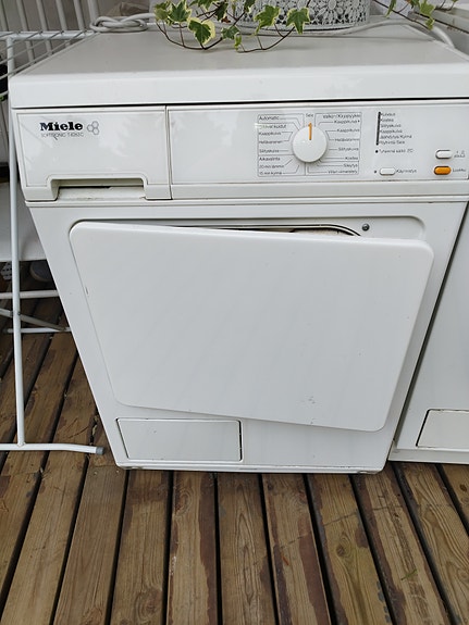 Miele kondensoiva kuivausrumpu