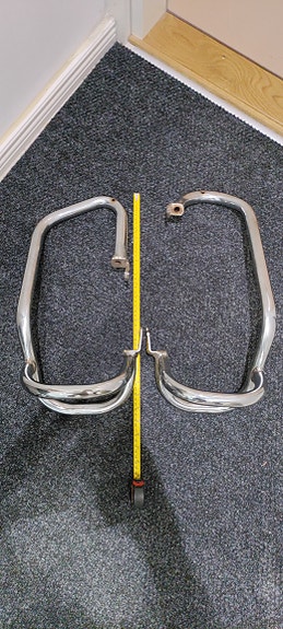 Kromatut moottoripyörän kaatumaraudat