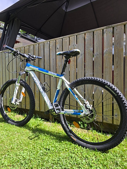 Siisti ja laadukas Trek 6700 -maastopyörä