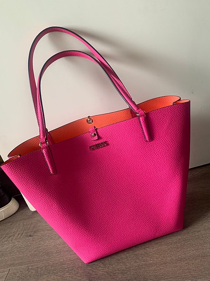 Guess-laukku