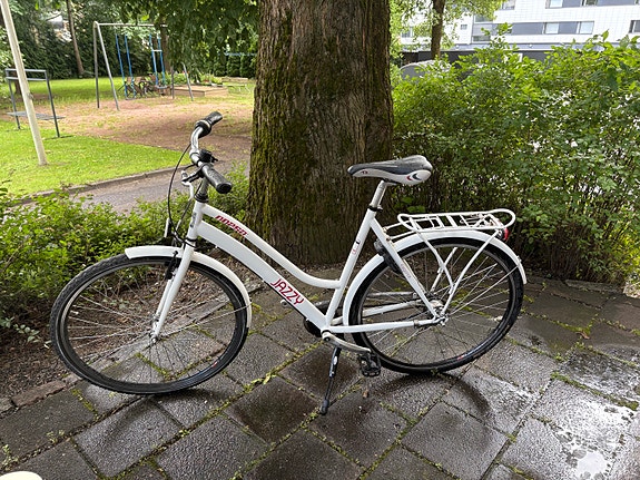 Naisten 28” Nopsa Jazzy kaupunkipyörä