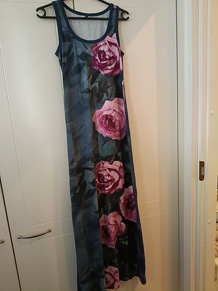 Ommellisen kotimainen mekko, S