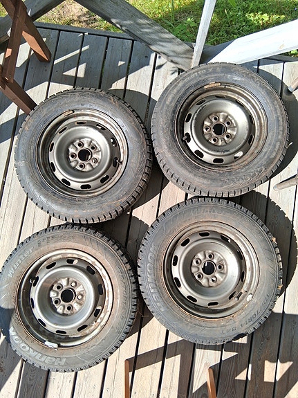 Toyota Carina E  Camry Nastarenkaat 175/70 R 14