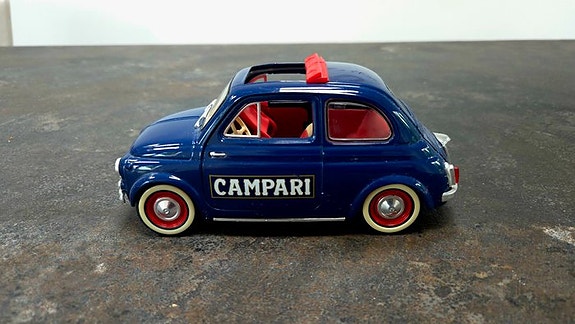 Solido 1:16 - Pienoismalliauto - Fiat 500 Campari