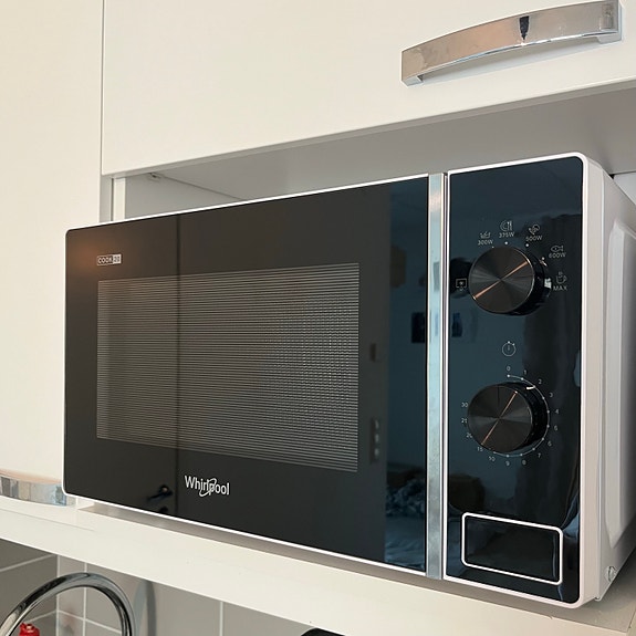 Uudenveroinen Whirlpool mikroaaltouuni