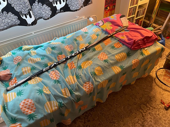 Easton jääkiekkomaila 140cm pitkä ja oikea kätinen