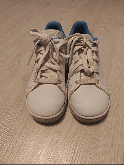 Adidaksen kengät