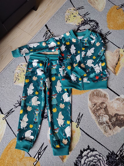 Muumi verkkapuku, koko 110