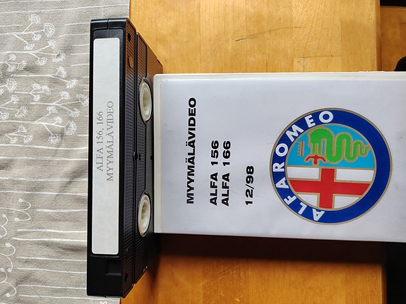 Alfa Romeo 156 ja 166 esittely video
