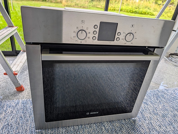 Bosch HTHB33 varaosiksi tai vastuksen vaihdolla käyttöön