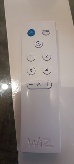 Vanhan infrapuna Wiz ohjain. Ei toimi uusissa wifi malleissa !