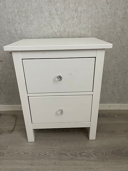 Ikea yöpöytä