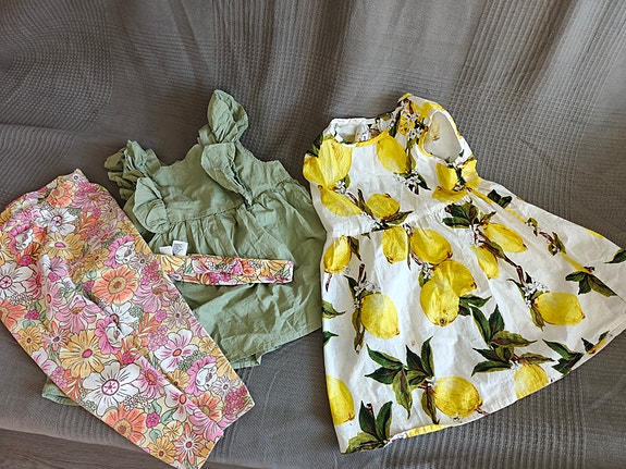 Lasten vaatteet: uusi H&M 3-setti ja mekko. 3v