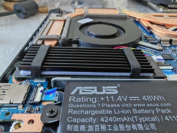 Passiivinen alumiinijäähdytin M.2 2280 SSD-levylle, musta, UUSI