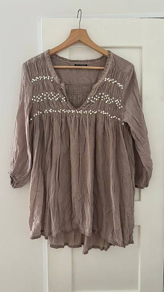 Beige tunika (40/42)