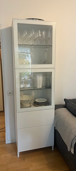 Ikea bestå vitriinikaappi
