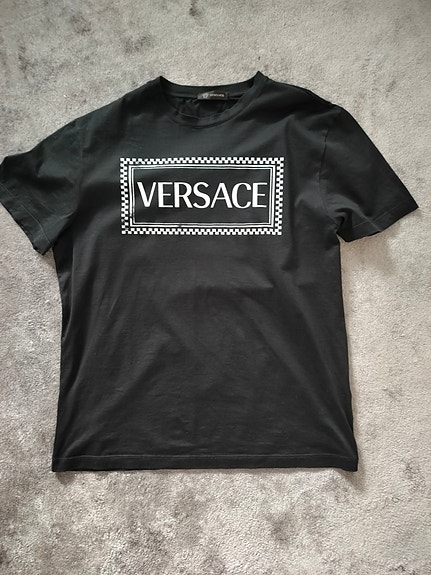 Versace T-paita, Koko L. Aito.
