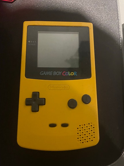 Nintendo Game Boy Color keltainen pelikonsoli