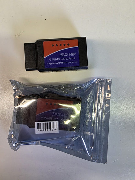 ELM327 WiFi OBD2 -lukija autodiagnostiikkaan